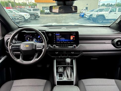 Used 2024 Chevrolet Colorado W/T w/ WT Convenience Package II RWD image 28