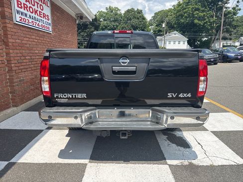 Used 2016 Nissan Frontier SV w/ SV Value Truck Package AWD/4WD image 16