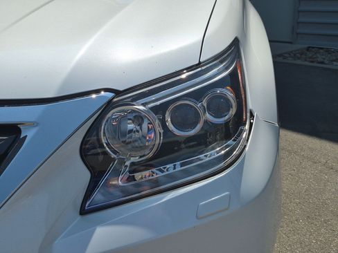 Used 2019 Lexus GX 460 Premium w/ Premium Package AWD/4WD image 10