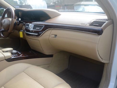 Used 2011 Mercedes-Benz S 550 image 16