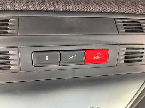Used 2019 Volkswagen Tiguan SEL Premium R-Line FWD image 33