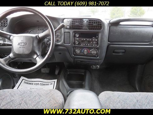 Used 2002 Chevrolet S10 Pickup LS w/ ZR5 Appearance Pkg AWD/4WD image 17