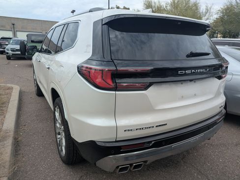 Used 2025 GMC Acadia Denali w/ Super Cruise Package image 4