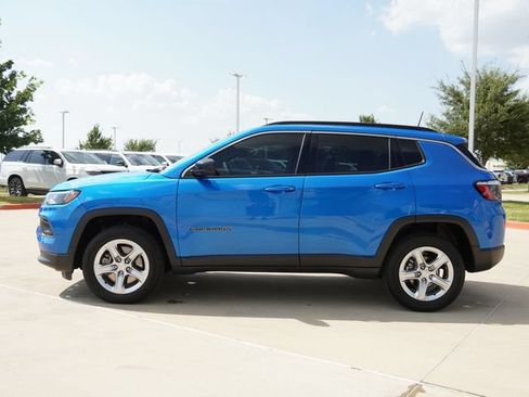 Used 2023 Jeep Compass Latitude AWD/4WD image 6