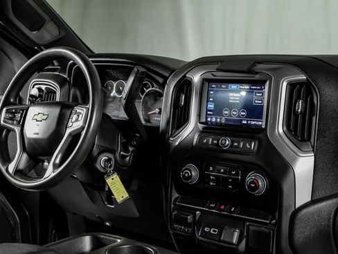Used 2022 Chevrolet Silverado 2500 Custom w/ Custom Value Package AWD/4WD image 22