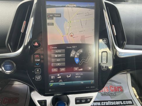 Used 2018 Toyota Prius Prime Premium image 15