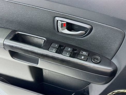 Used 2011 Kia Soul + w/ Audio Pkg FWD image 21