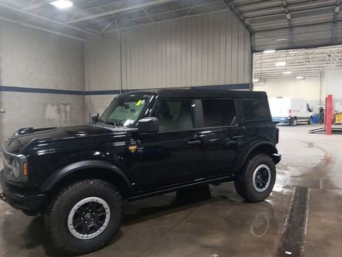 Used 2024 Ford Bronco Badlands w/ Sasquatch Package AWD/4WD image 5