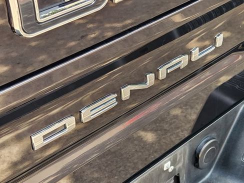 Used 2023 GMC Sierra 1500 Denali Ultimate AWD/4WD image 10
