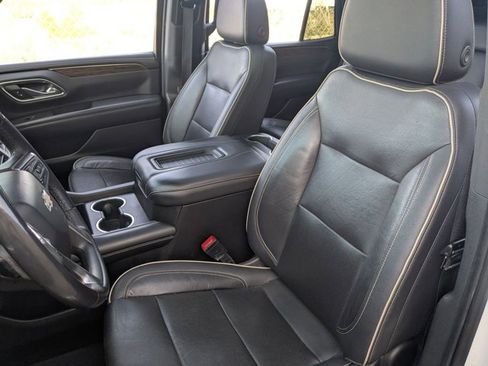 Used 2021 Chevrolet Tahoe Premier w/ Premium Package image 17