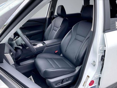 Certified 2024 Nissan Rogue SV w/ SV Premium Package FWD image 26