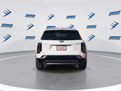 New 2025 Cadillac Optiq Luxury 1 image 7