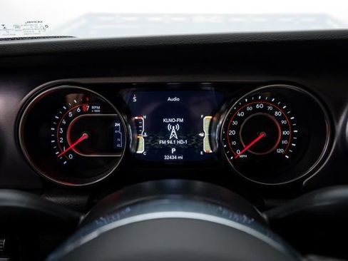 Used 2022 Jeep Gladiator Rubicon w/ Cold Weather Group image 62