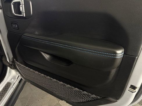 Used 2024 Jeep Wrangler Unlimited Rubicon 4xe image 35