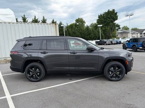 New 2026 Jeep Grand Cherokee L Limited AWD/4WD image 8