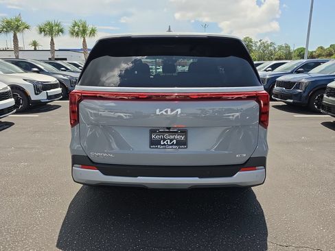 New 2027 Kia Carnival LXS FWD image 7