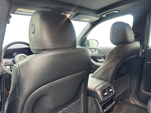 Used 2025 Mercedes-Benz GLS 450 4MATIC image 34