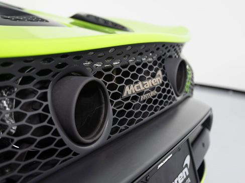 Used 2025 McLaren Artura Spider image 33