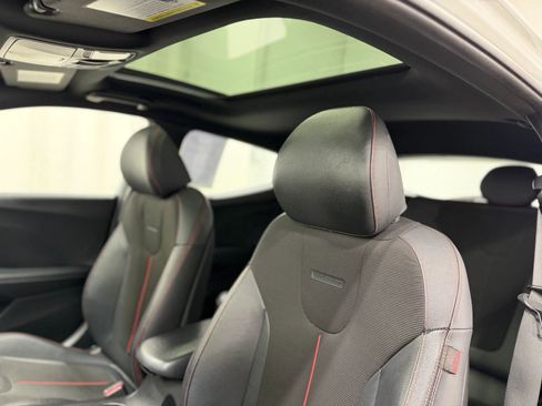 Used 2019 Hyundai Veloster 2.0 Premium image 13