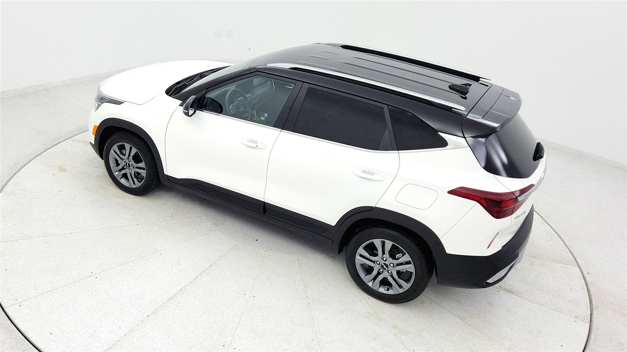 Used 2023 Kia Seltos S FWD image 34