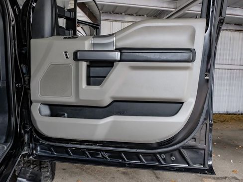 Used 2022 Ford F350 XLT w/ XLT Premium Package image 45