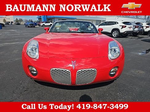 Used 2007 Pontiac Solstice Convertible w/ Premium Package image 2
