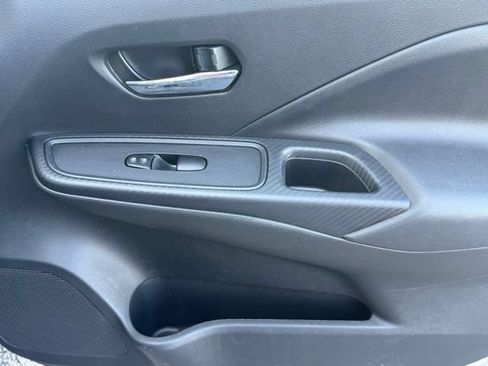 Used 2025 Nissan Versa SV FWD image 15