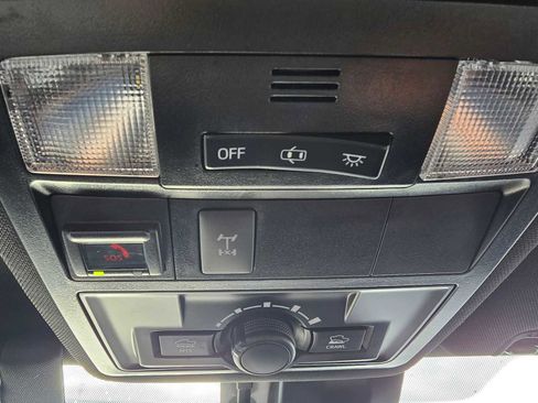 Used 2020 Toyota Tacoma TRD Off-Road image 33