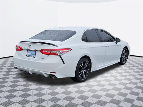 Used 2020 Toyota Camry SE image 6
