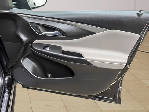 Used 2025 Buick Envista Avenir FWD image 27