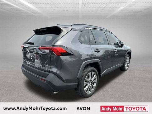 Used 2022 Toyota RAV4 XLE Premium FWD image 8