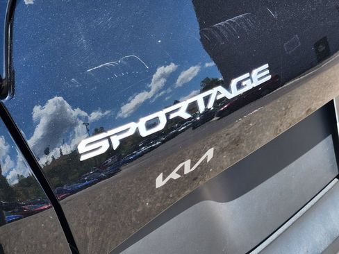 Certified 2023 Kia Sportage LX AWD/4WD image 11