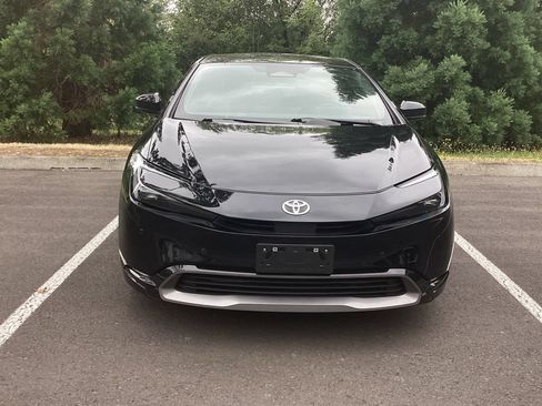 Used 2025 Toyota Prius XLE AWD/4WD image 21