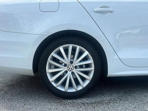 Used 2016 Volkswagen Jetta SEL FWD image 23