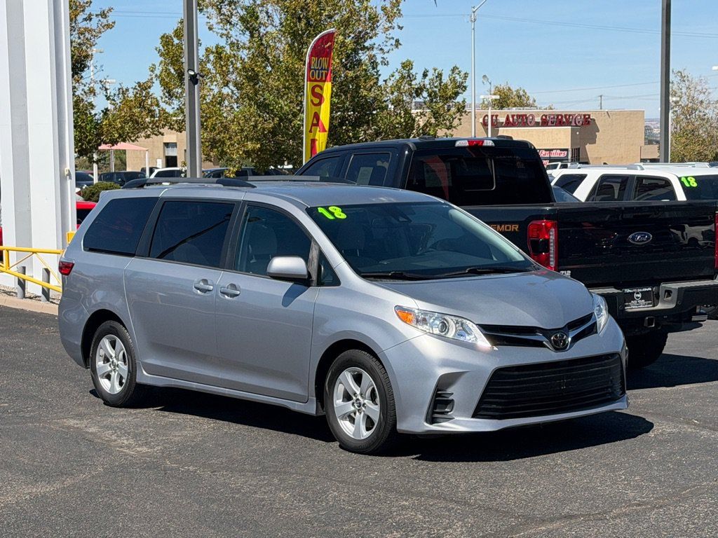 Used 2018 Toyota Sienna LE FWD image 5