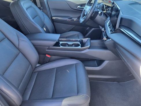 Used 2025 Chevrolet Equinox LT w/ Convenience Package II image 14