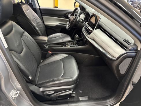 Used 2022 Jeep Compass Limited w/ Sun and Sound Group image 15