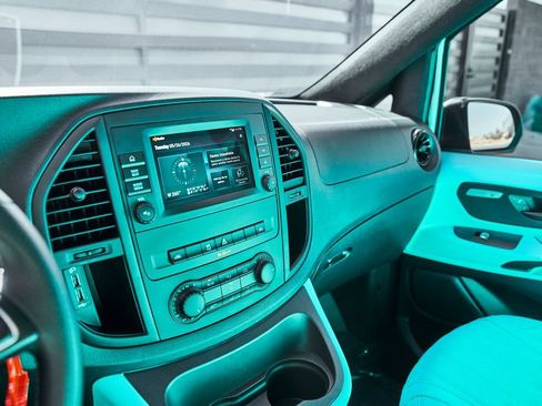 Used 2023 Mercedes-Benz Metris Passenger image 60