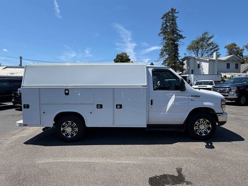 Used 2016 Ford E-350 and Econoline 350 Super Duty w/ Power Windows & Locks Group RWD image 7
