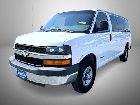 Used 2006 Chevrolet Express 3500 Passenger w/ LT Preferred Equipment Group RWD image 1
