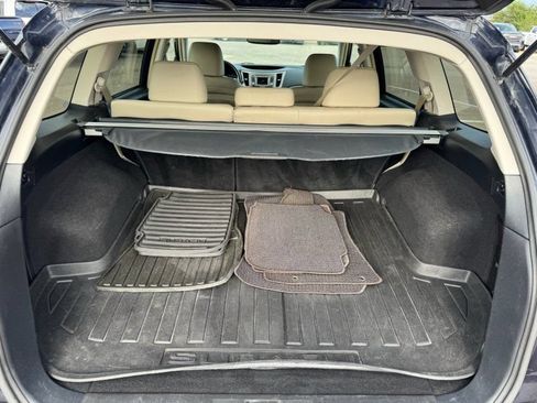 Used 2014 Subaru Outback 2.5i Limited w/ Moonroof Package AWD/4WD image 17