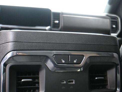 Used 2024 Chevrolet Silverado 2500 High Country w/ High Country Premium Package image 25