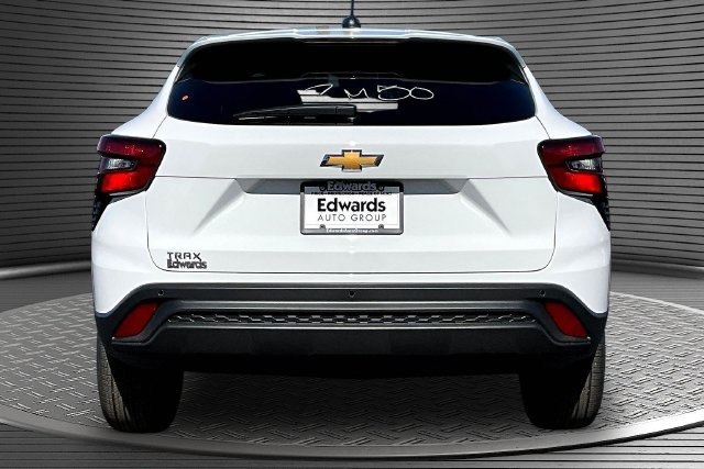 New 2026 Chevrolet Trax LS w/ Driver Confidence Package FWD image 4