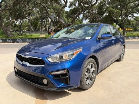Used 2019 Kia Forte LXS FWD image 2