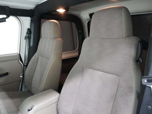 Used 2005 Jeep Wrangler Rubicon w/ Security Group AWD/4WD image 13