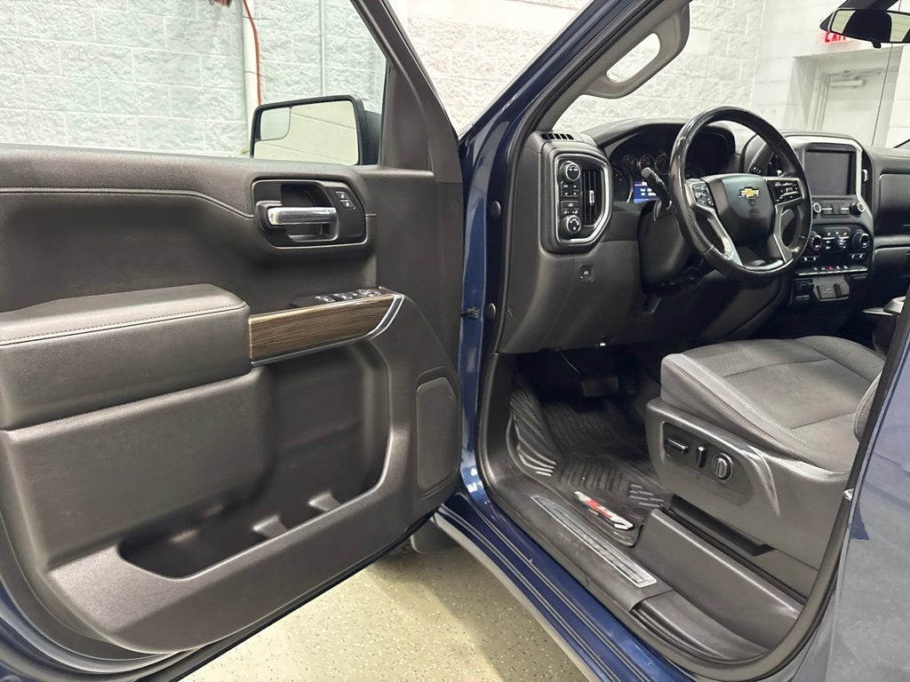 Used 2020 Chevrolet Silverado 1500 LT w/ All-Star Edition AWD/4WD image 14