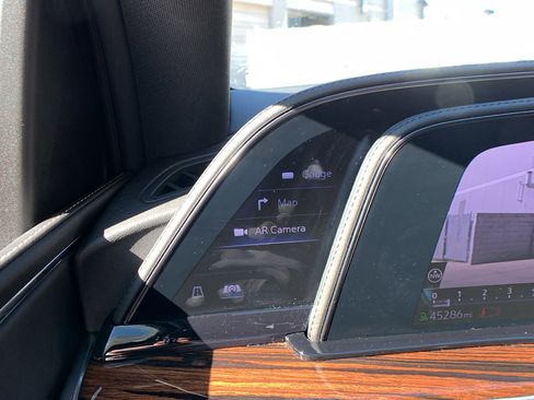 Used 2022 Cadillac Escalade Luxury image 22