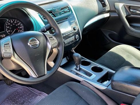 Used 2015 Nissan Altima 2.5 S w/ Power Driver Seat Package FWD image 10