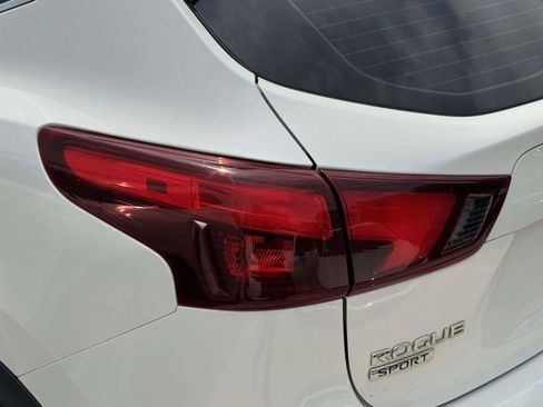 Used 2018 Nissan Rogue Sport SL AWD/4WD image 7