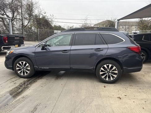 Used 2017 Subaru Outback 3.6R Limited image 6